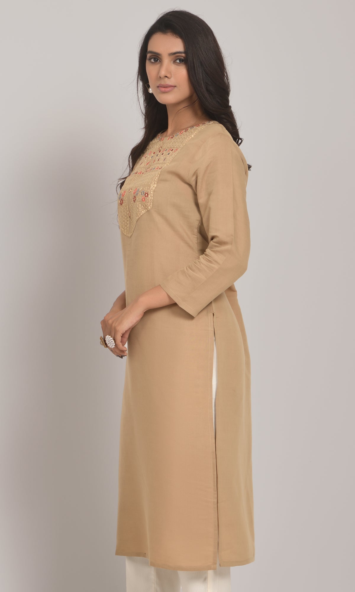 Buy Trendy Chiku Kurtas Online in India - Joshindia