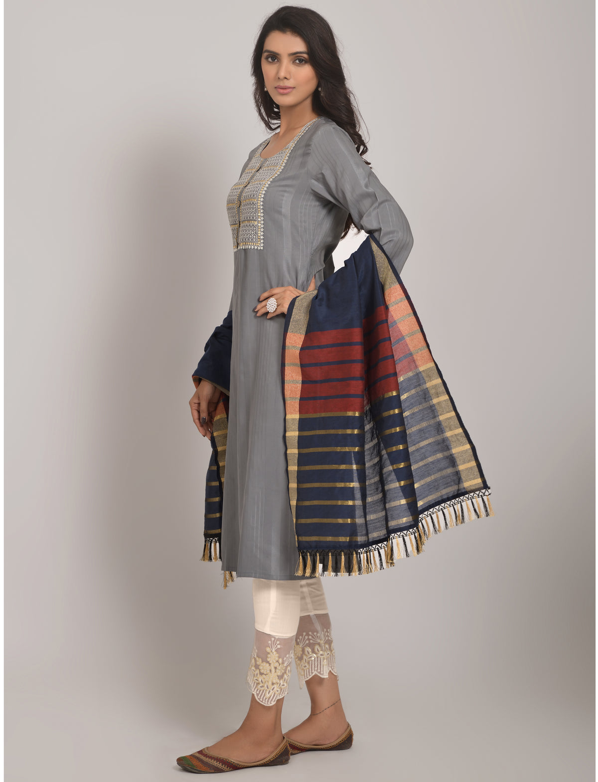 Buy Trendy Grey Kurtas Online in India - Joshindia
