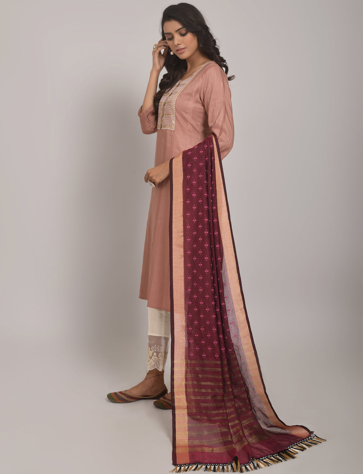 Buy Trendy Peach Kurtas Online in India - Joshindia