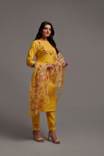 Buy From Latest Range of Yellow Kurtas Online - Joshindia