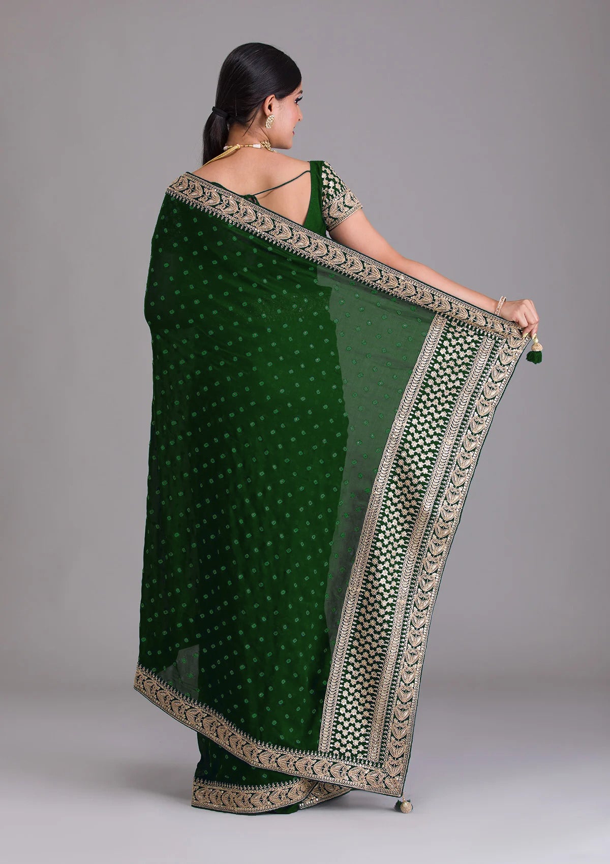 Green Saree - Buy Latest Green Colour Sarees Online - Joshindia