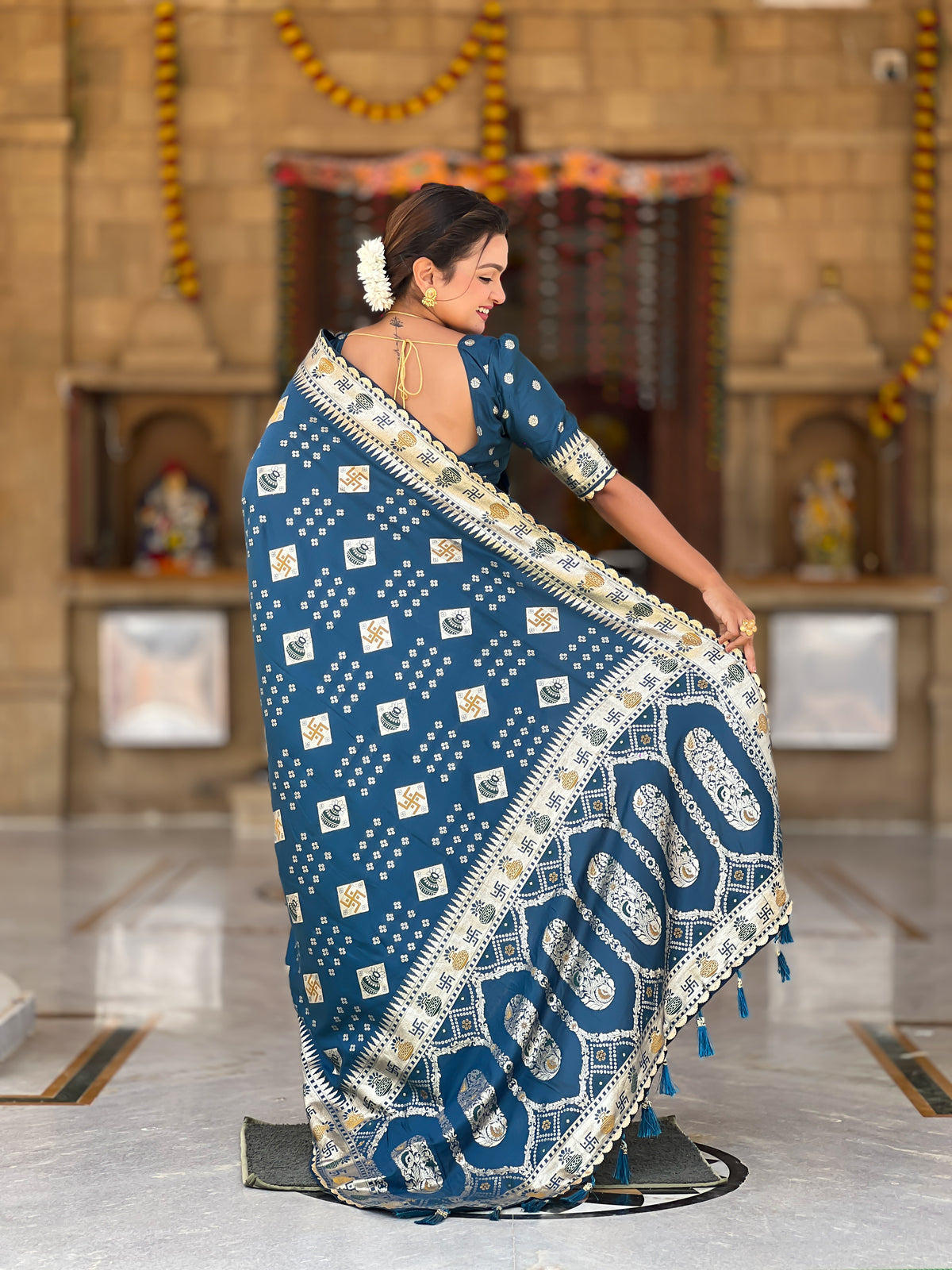 Women Ethnic Woven Design Zari Dola Silk Banarasi Saree