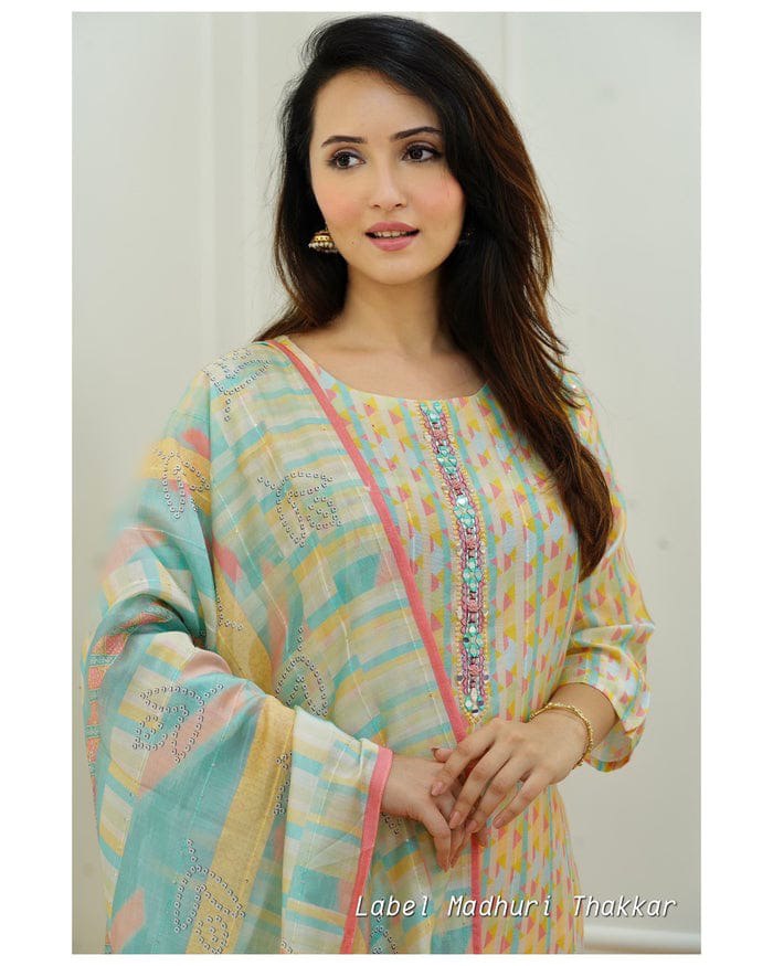 Buy Women Kurtas, Suits & Kurtis Online in India - Joshindia