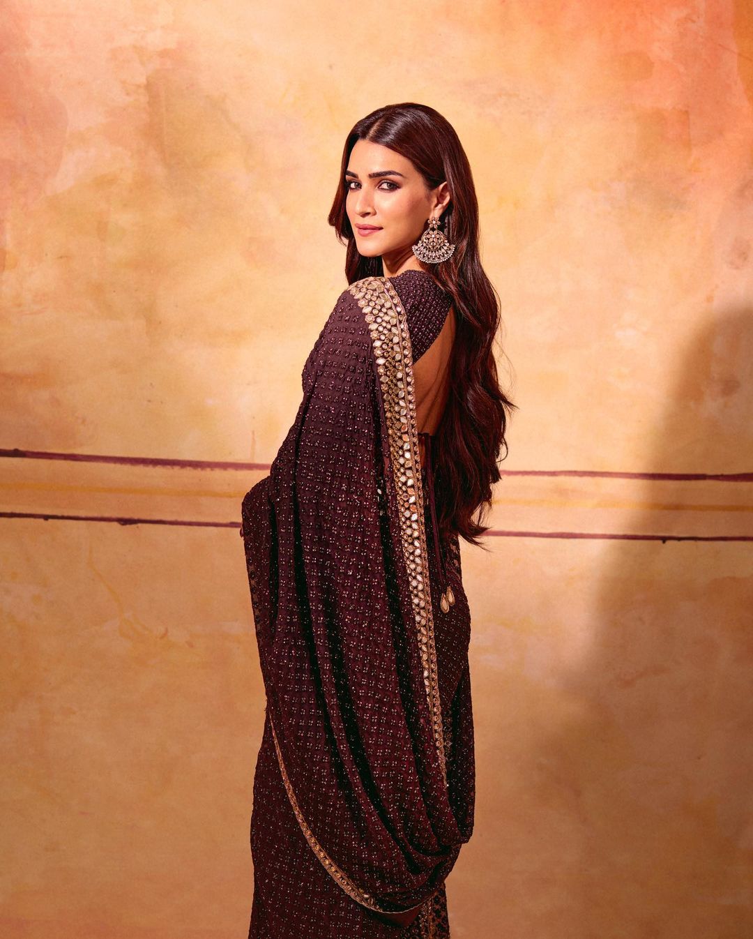 Buy Trendy Maroon Saree Online in India - Joshindia