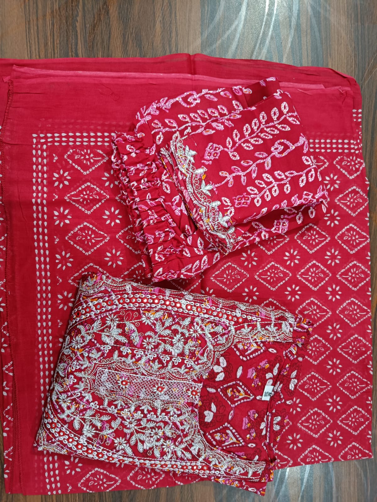 Buy Trendy Red Kurtas Online in India - Joshindia