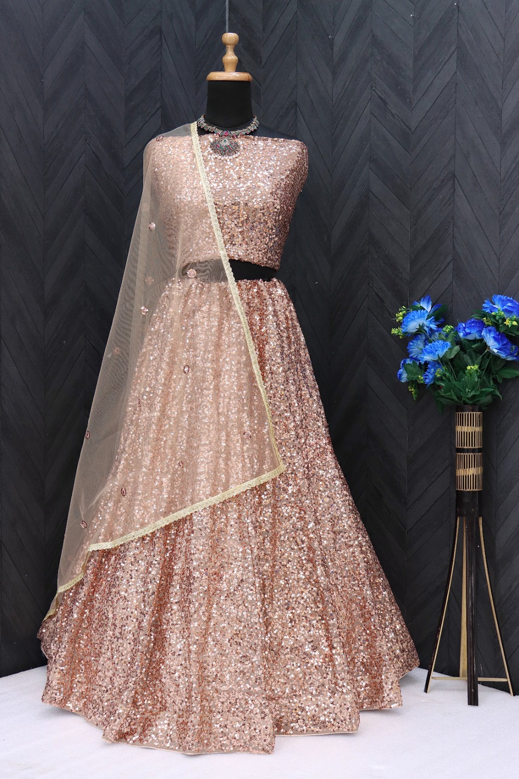 Buy Latest Collection of Designer Lehenga Cholis Online ... - Joshindia