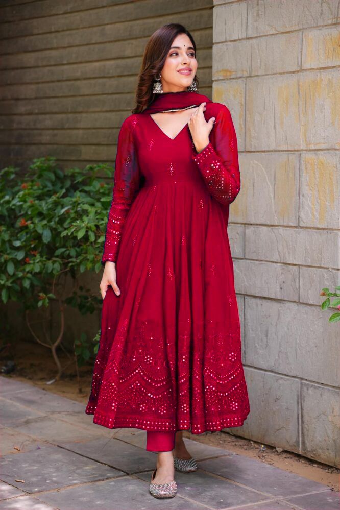 Buy Trending Red Kurtas Sets online in India - Joshindia