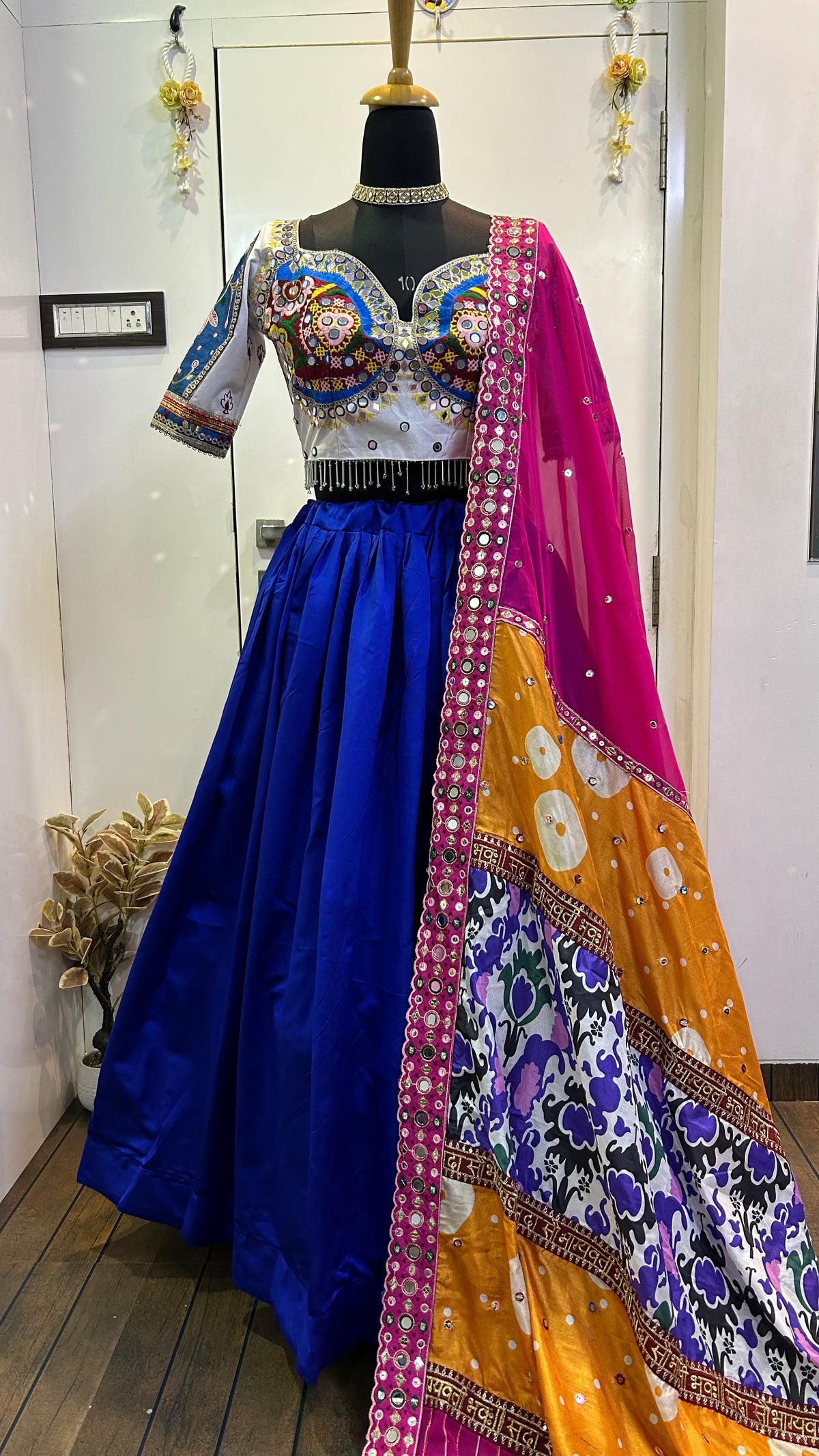 Buy Traditional Navratri Chaniya Choli Latest 2023 Designs - Joshindia