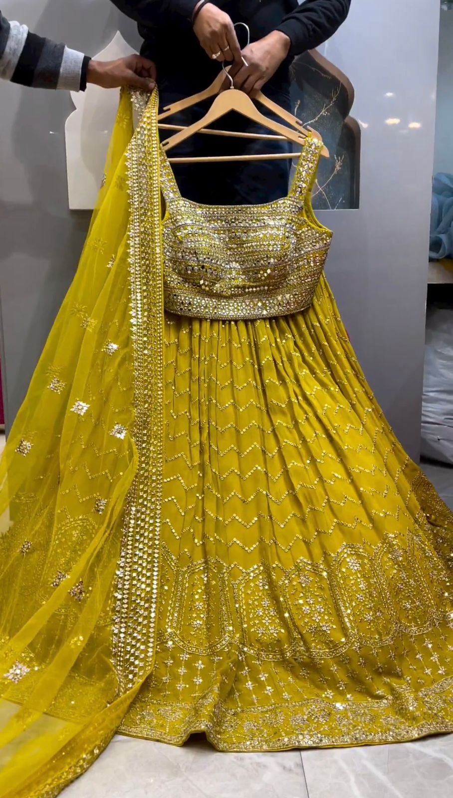 Buy Latest Collection of Designer Lehenga Choli Online - Joshindia