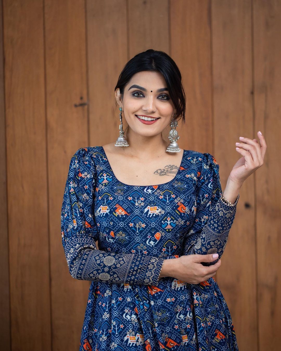 Buy Beautiful Heavy Digital Printed Gota Zari Designer Gown - Joshindia