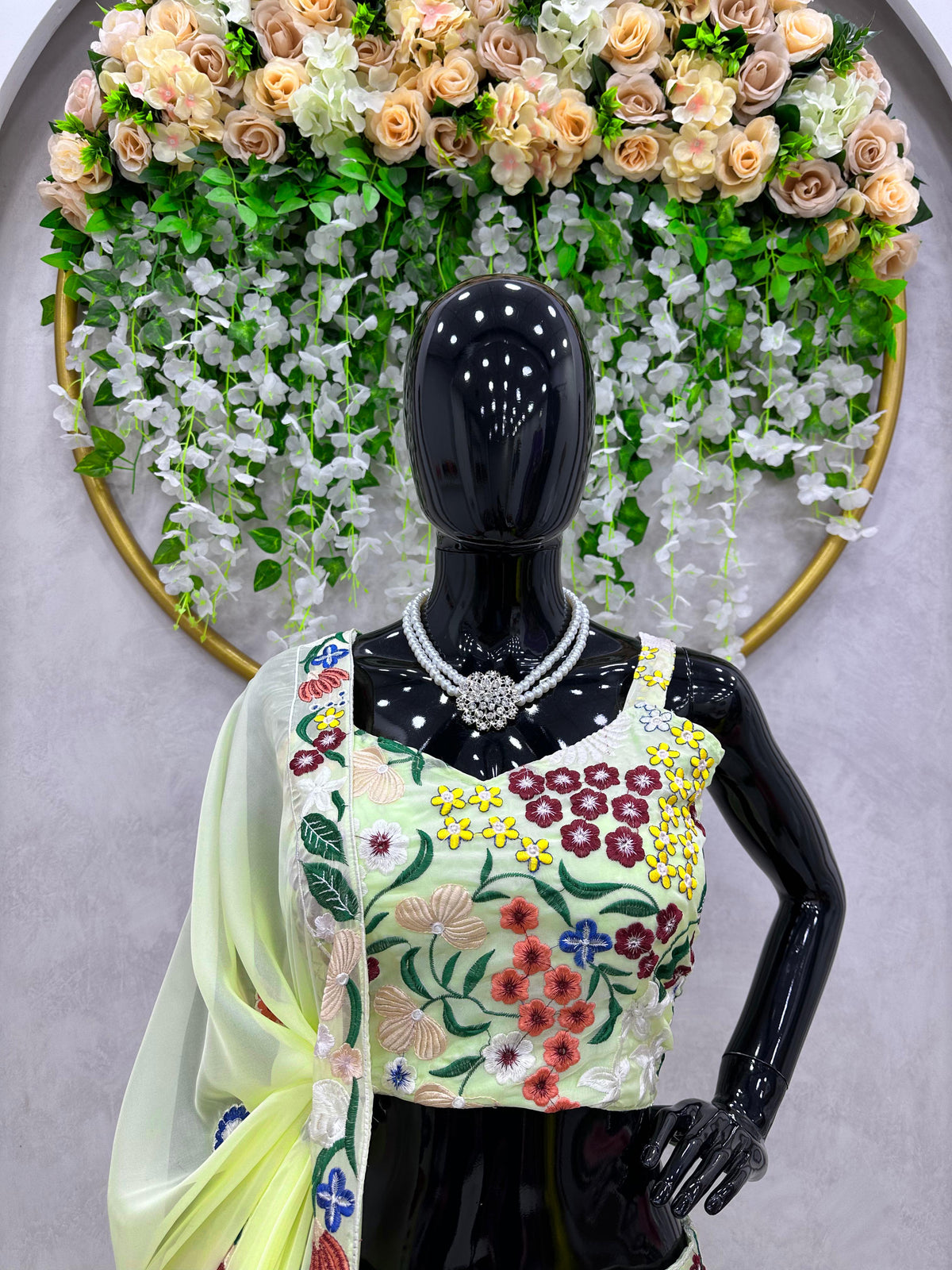 Buy Now the Latest Thread Embroidery Lehenga Choli - Joshindia