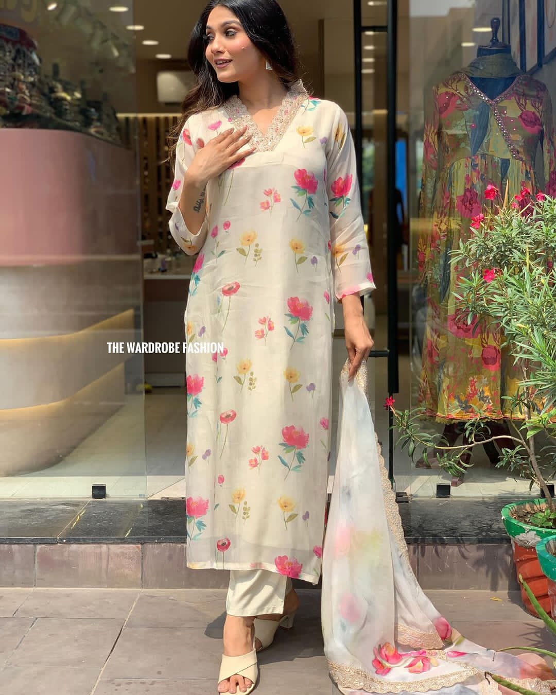 Buy Organza Suits Online at the Best Price - Joshindia