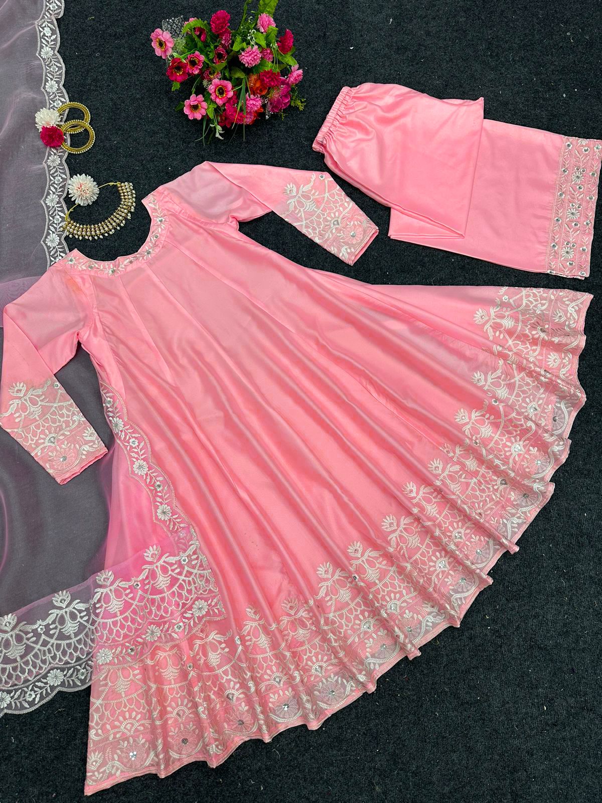 Buy Women Kurta Sets & Suit Sets Online for Women in India - Joshindia