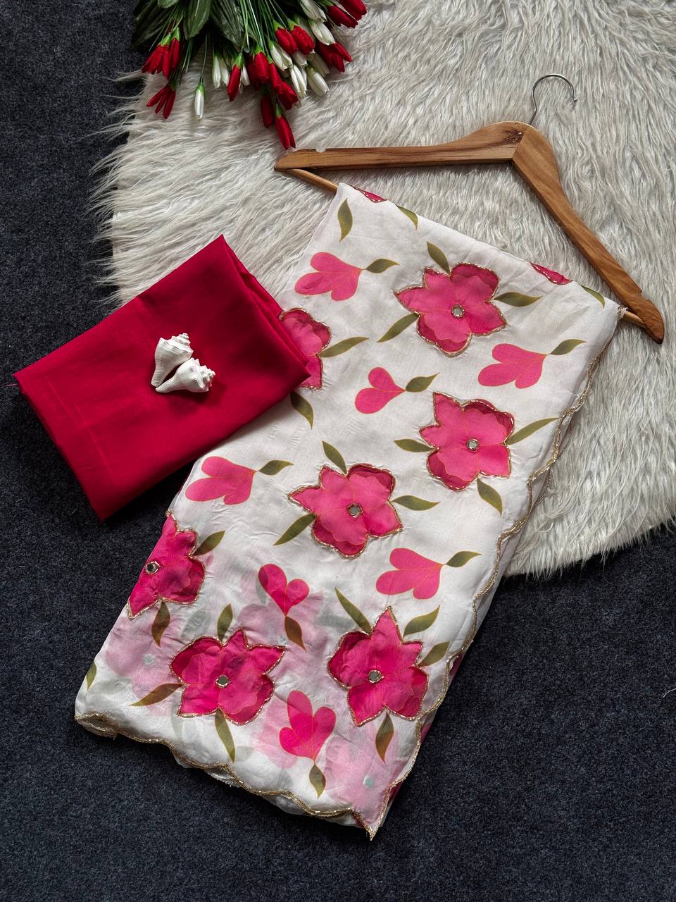 Super Rich Flower Print Saree with Handwork & Matching Rani Blouse