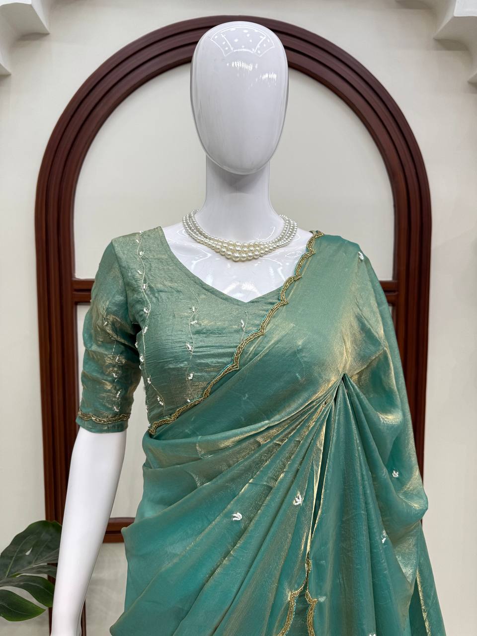 Fendy Silk Saree Sea Green & Peach Pink Scalloped Border Party Wear for Women