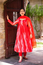 Buy Trendy Red Kurtas Online in India - Joshindia