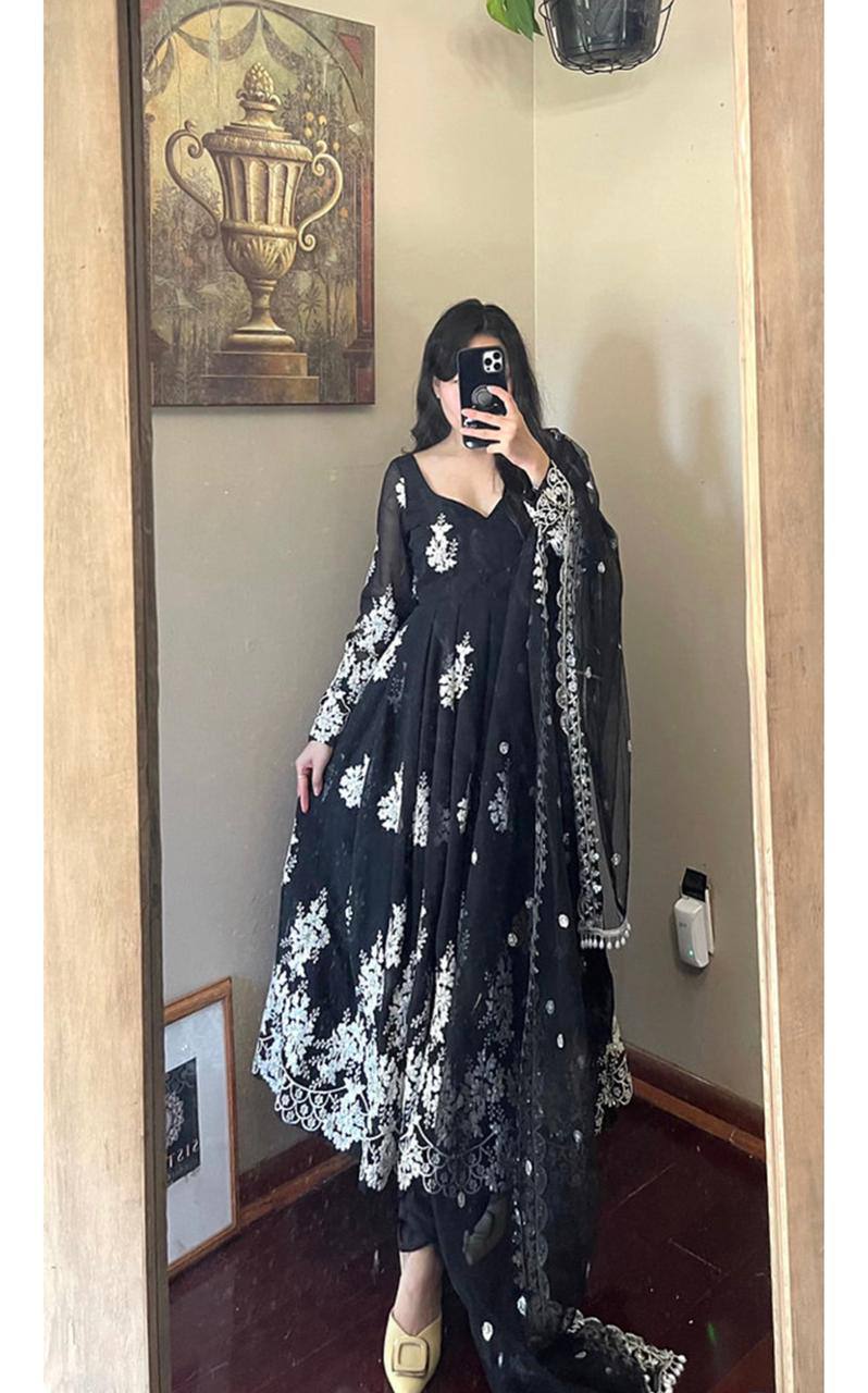 Buy Trendy Black Gown Online in India - Joshindia