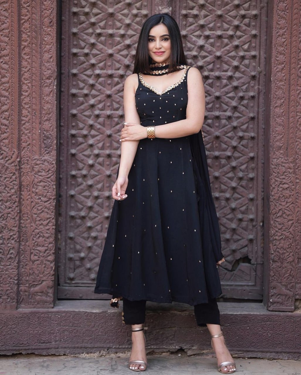 Buy Black Dupatta Kurtas Sets online in India - Joshindia