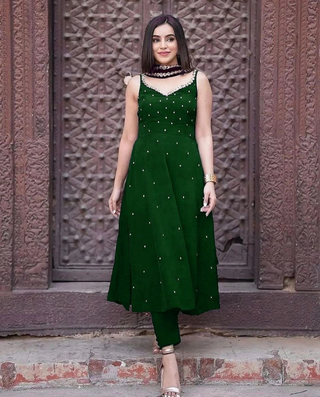 Buy Green Dupatta Kurtas Sets online in India - Joshindia