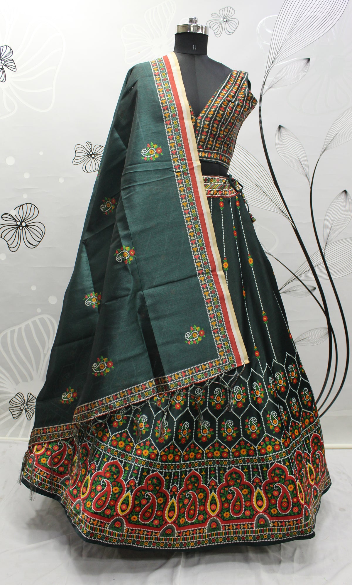 Latest Banarasi Silk Lehenga Designs Online - Joshindia - Joshindia