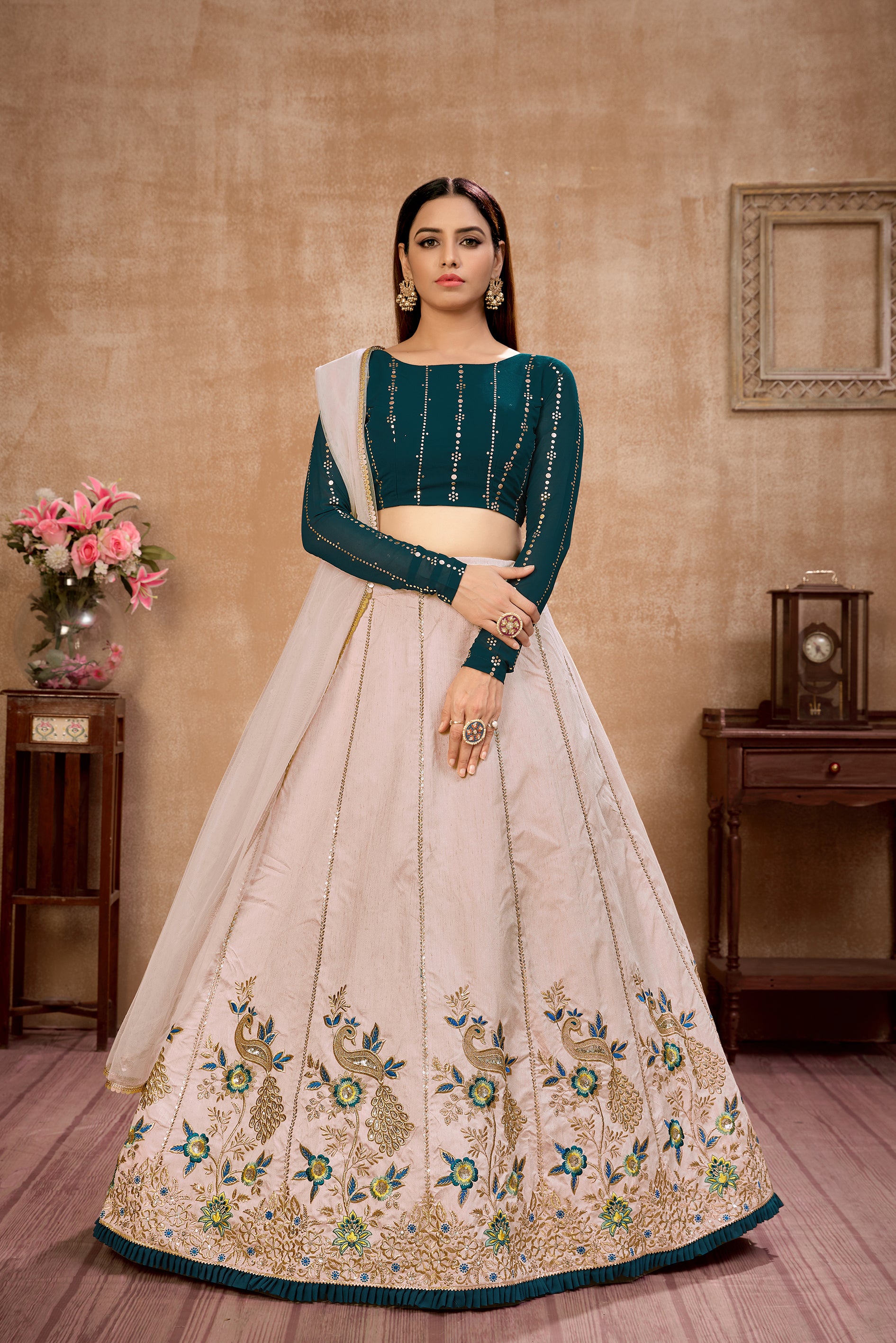 green and white combination dress Love this elegant dress with beautiful combination of ivory and emerald green by @_r_a_s_official PR by @Nailakhan @nailakhan.th