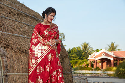 Buy Amazing Red Silk Saree With Blouse Online