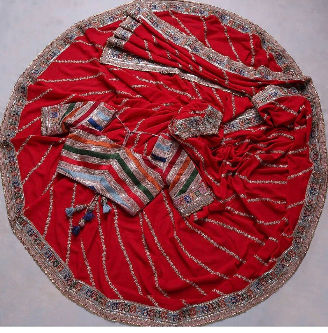 Red designer saree for royal look buy now - Joshindia