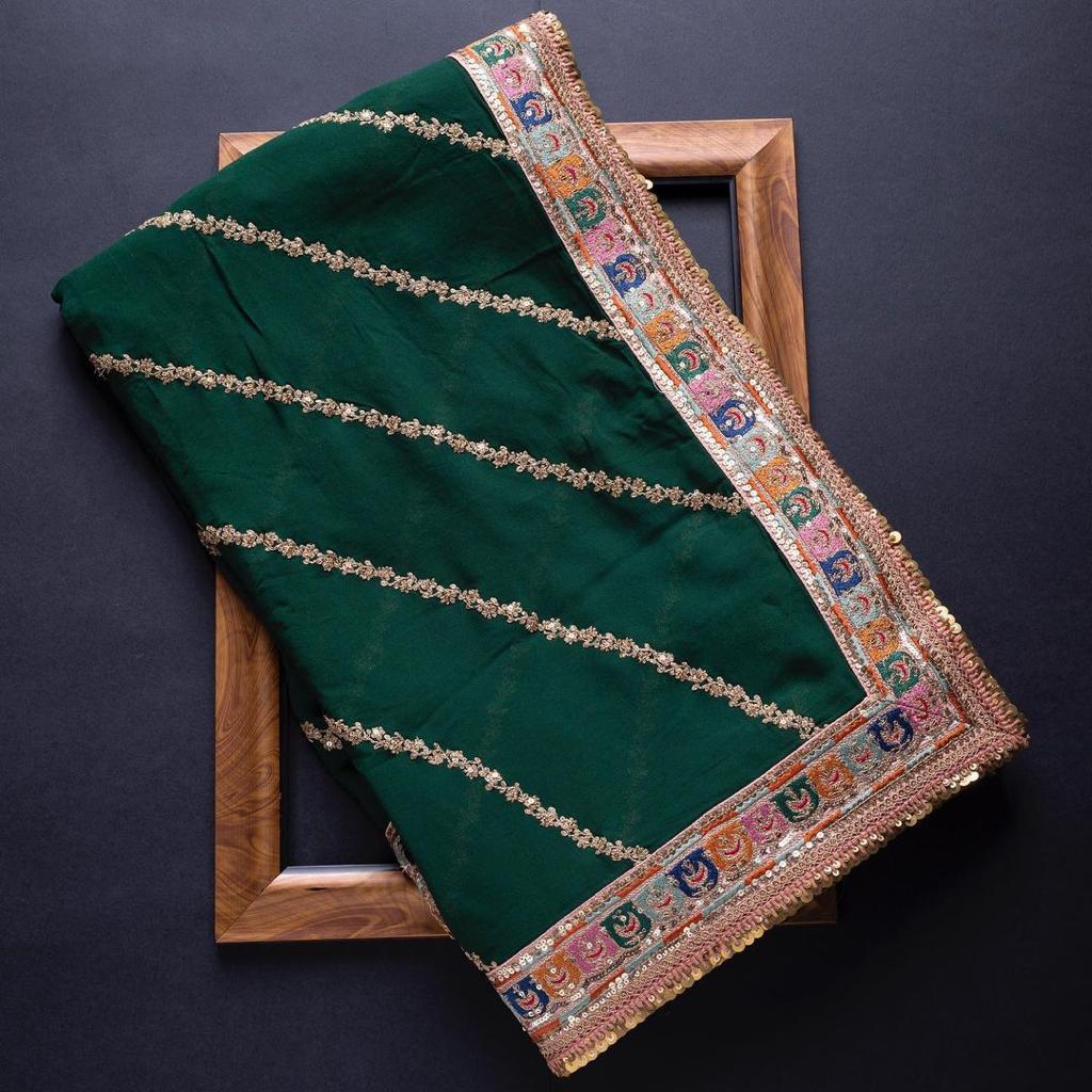 Green designer saree for royal look buy now - Joshindia