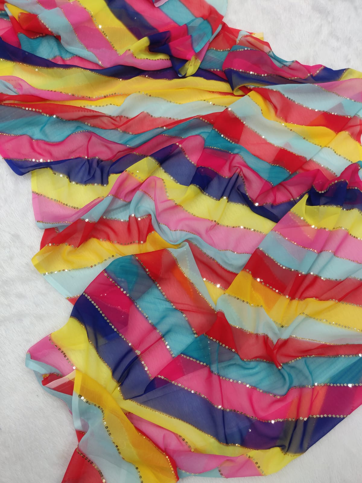 Beautiful multicolor leriya print saree at affordable rate - Joshindia