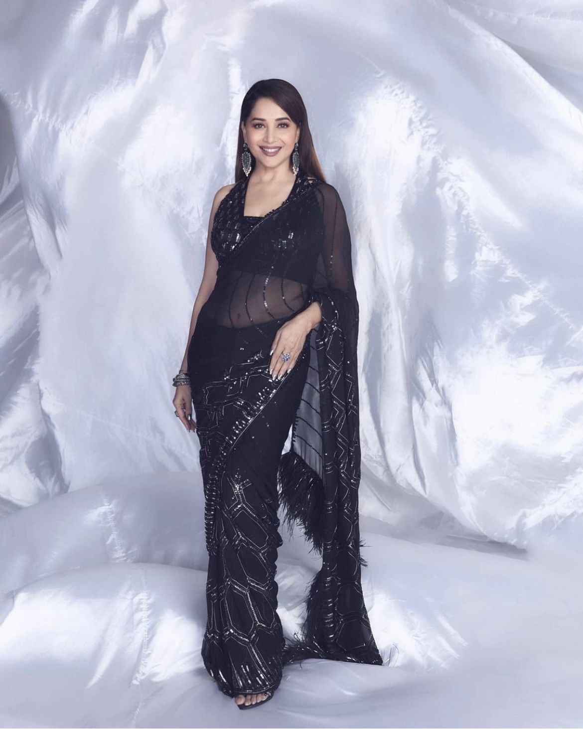 Buy Black Saree Online at Best Prices In India - Joshindia
