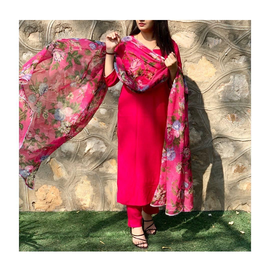 Buy Pink color lucknowi style kurta set for stylish look - Joshindia