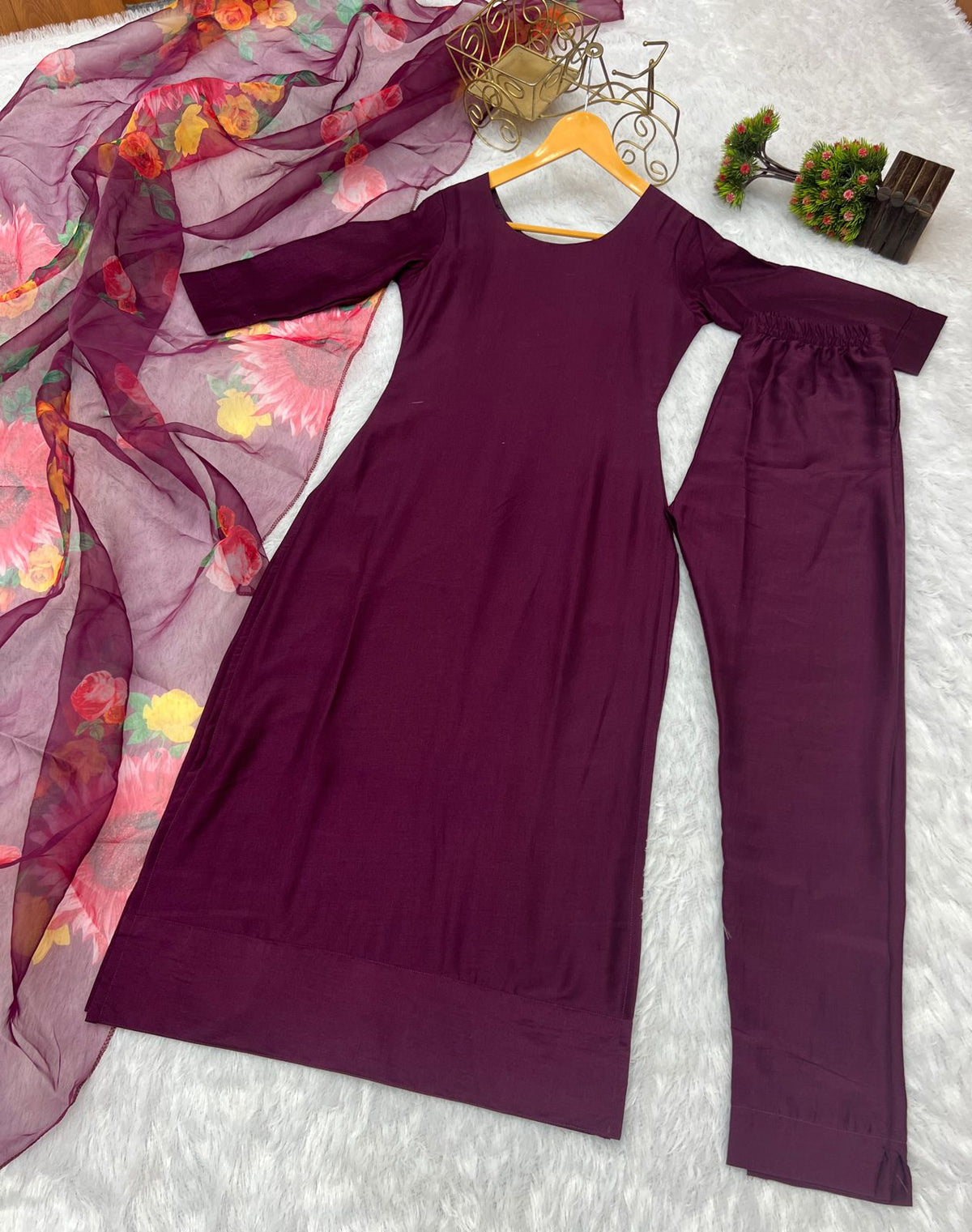 BEAUTIFUL HEAVY COTTON PURPLECOLOUR KURTA WITH PENT AND DUPATTA - Joshindia