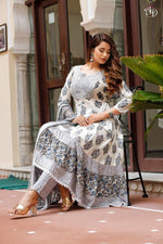 Buy Grey color lucknowi style kurta set for stylish look - Joshindia