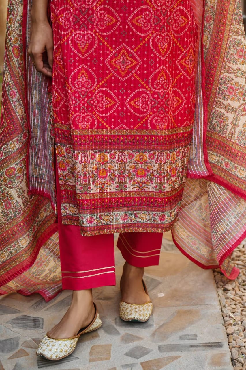 Buy Red color lucknowi style kurta set for stylish look - Joshindia