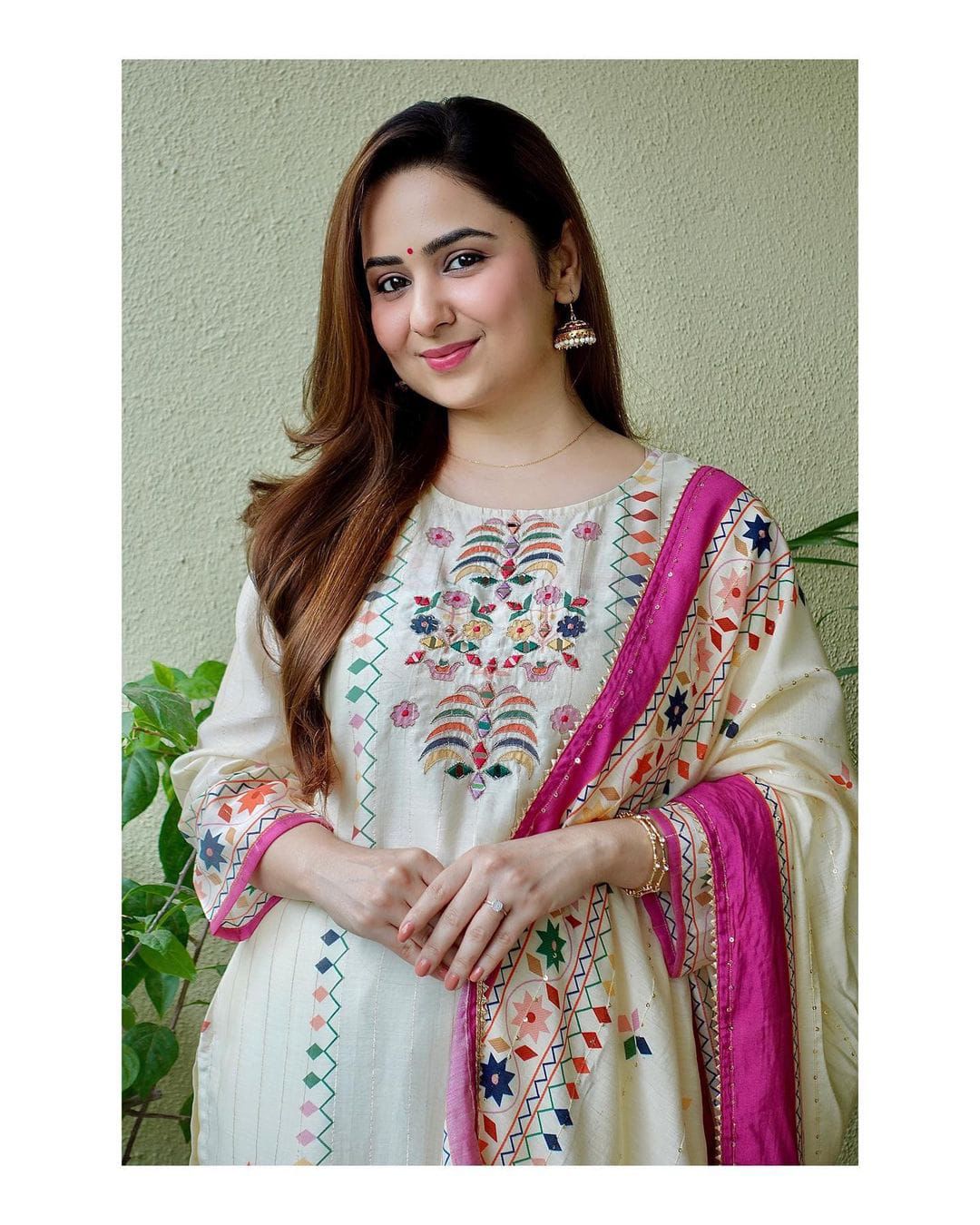 Beautiful White Color Cotton Kurta Set - Joshindia