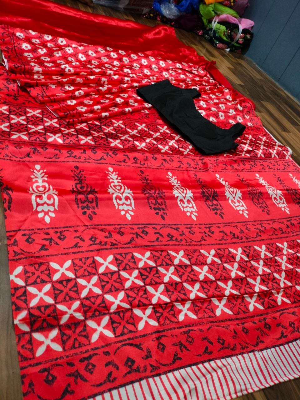 Ready to wear Saree - Joshindia