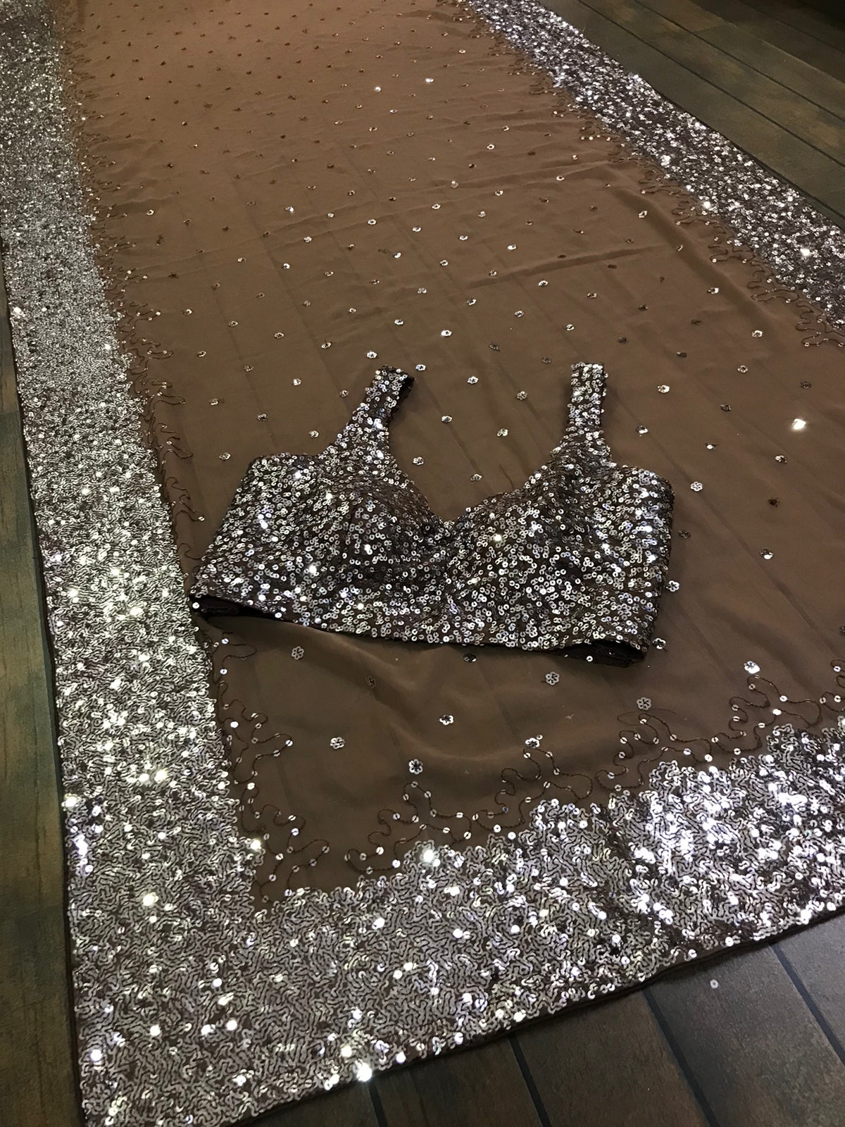 Heavy designer saree at affordable rate - Joshindia