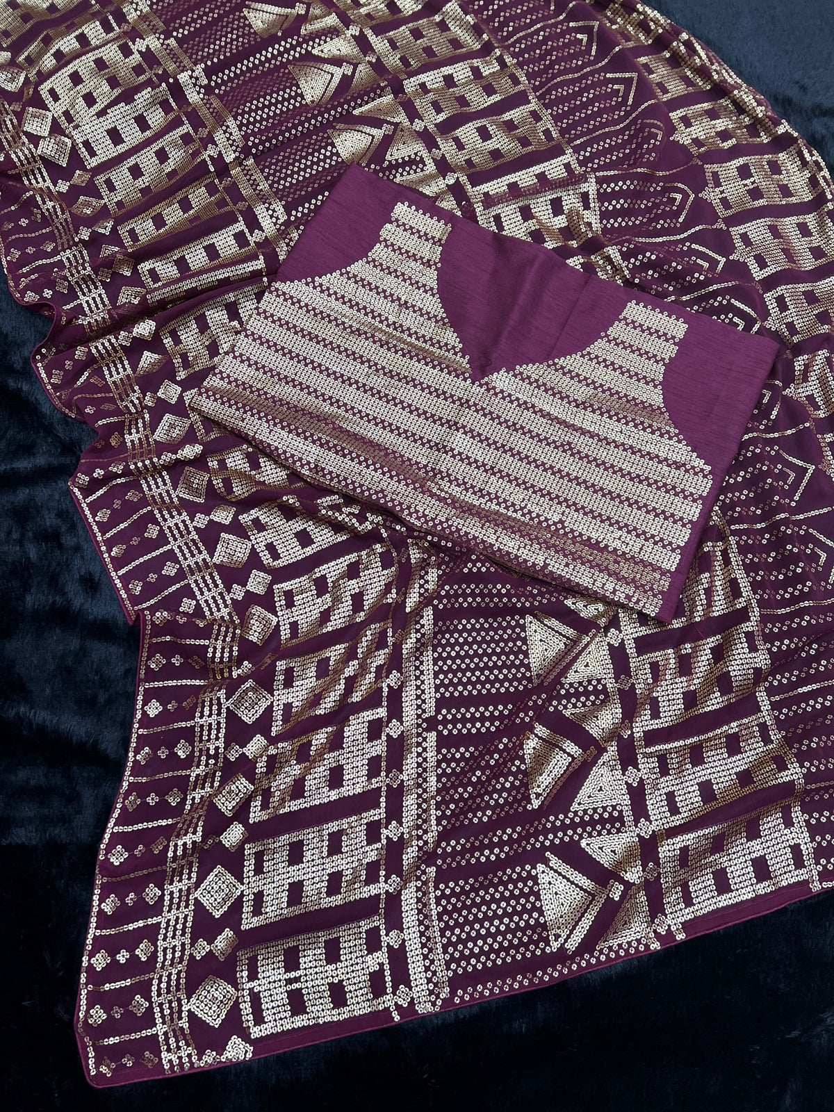 Buy branded Sarees online At Joshindia - Joshindia