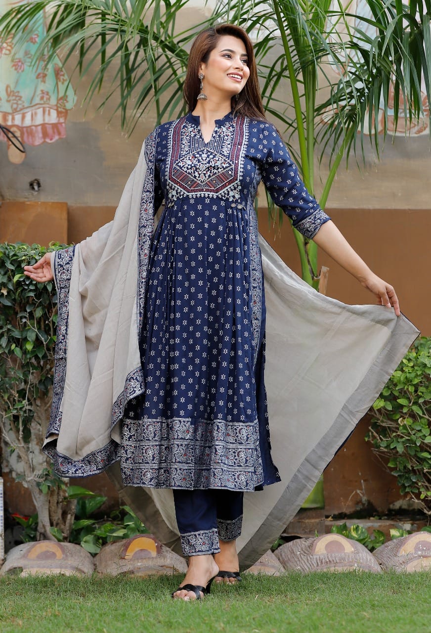 Premium rayon high slit kurti - Joshindia