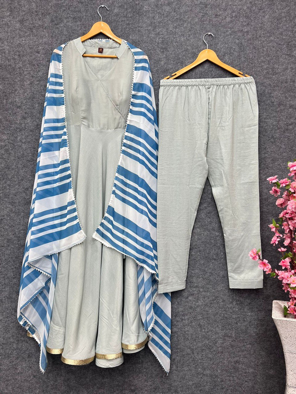 Beautiful Heavy Cottan Anarkali KURTI WITH PANT MAL MAL DUPATTA - Joshindia