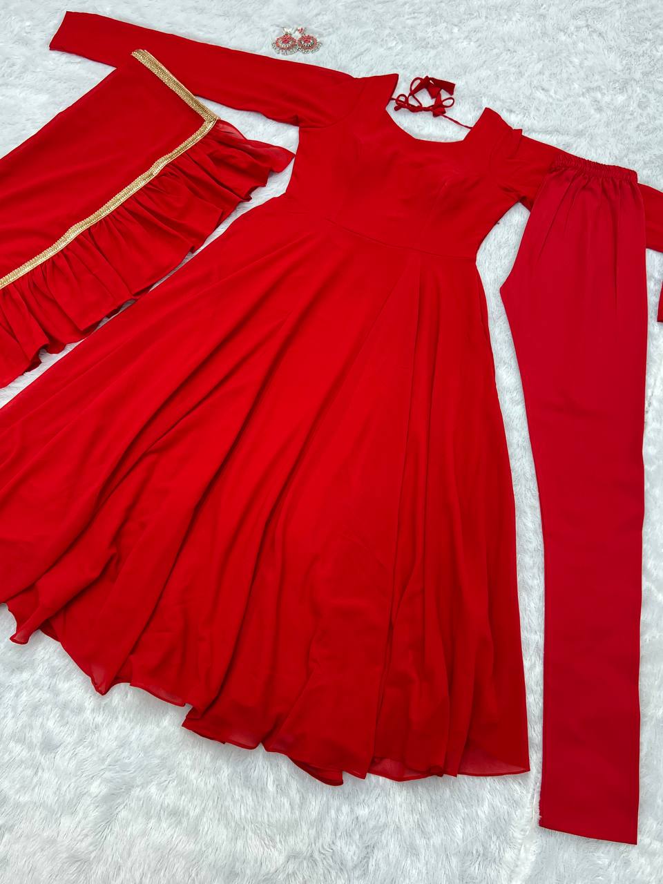 Trendy Red color lucknowi style kurta set for stylish look - Joshindia