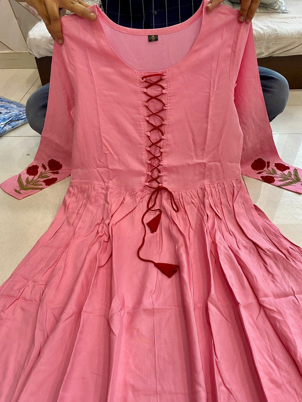 Beautiful Round Neck Embroidered Kurta - Joshindia