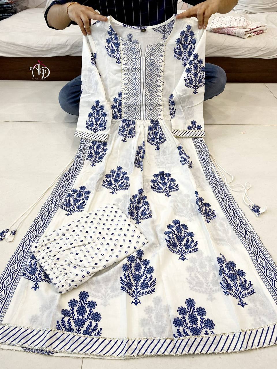 Trendy White Color Printed Kurta Set For Stylish Look At Best Price - Joshindia