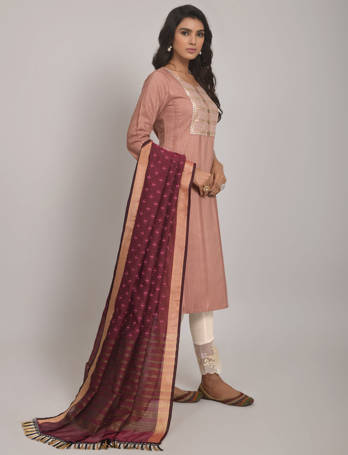 Buy Trendy Peach Kurtas Online in India - Joshindia