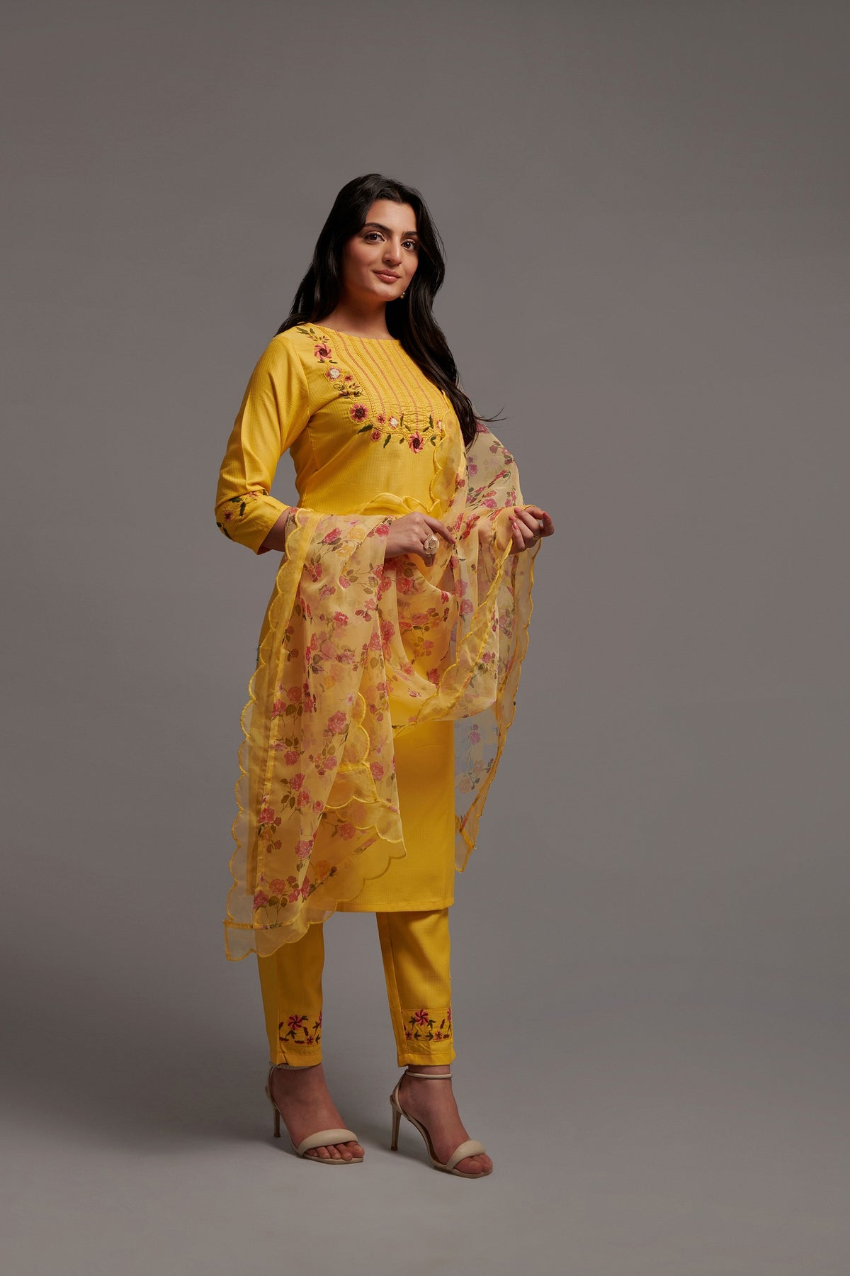 Buy From Latest Range of Yellow Kurtas Online - Joshindia