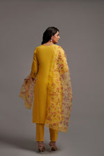 Buy From Latest Range of Yellow Kurtas Online - Joshindia