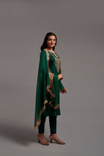 Buy Trendy Green Kurtas Online in India - Joshindia
