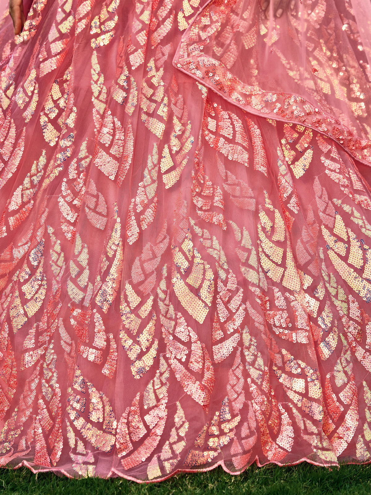 Buy Designer Lehengas for Women Online - Joshindia