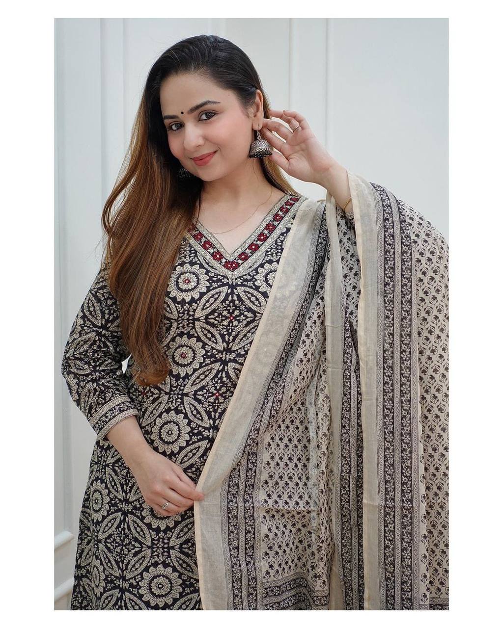 Beautiful Black Color Designer kurta Set for casual function Buy Now - Joshindia