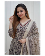 Low Price Offer on Kurtas & Kurtis for Women - Joshindia